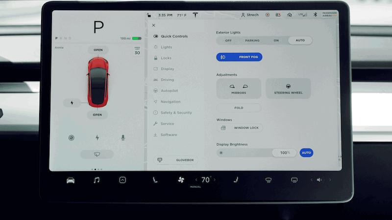 特斯拉挑战北京雨天:被五个红绿灯整傻眼了?