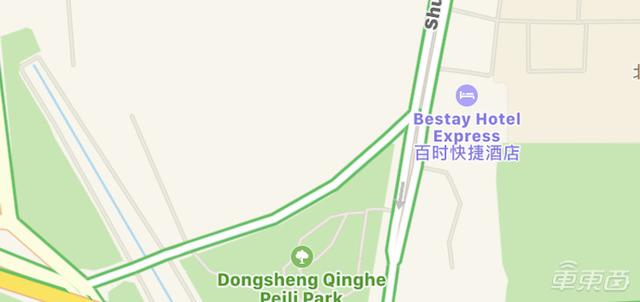 特斯拉挑战北京雨天:被五个红绿灯整傻眼了?