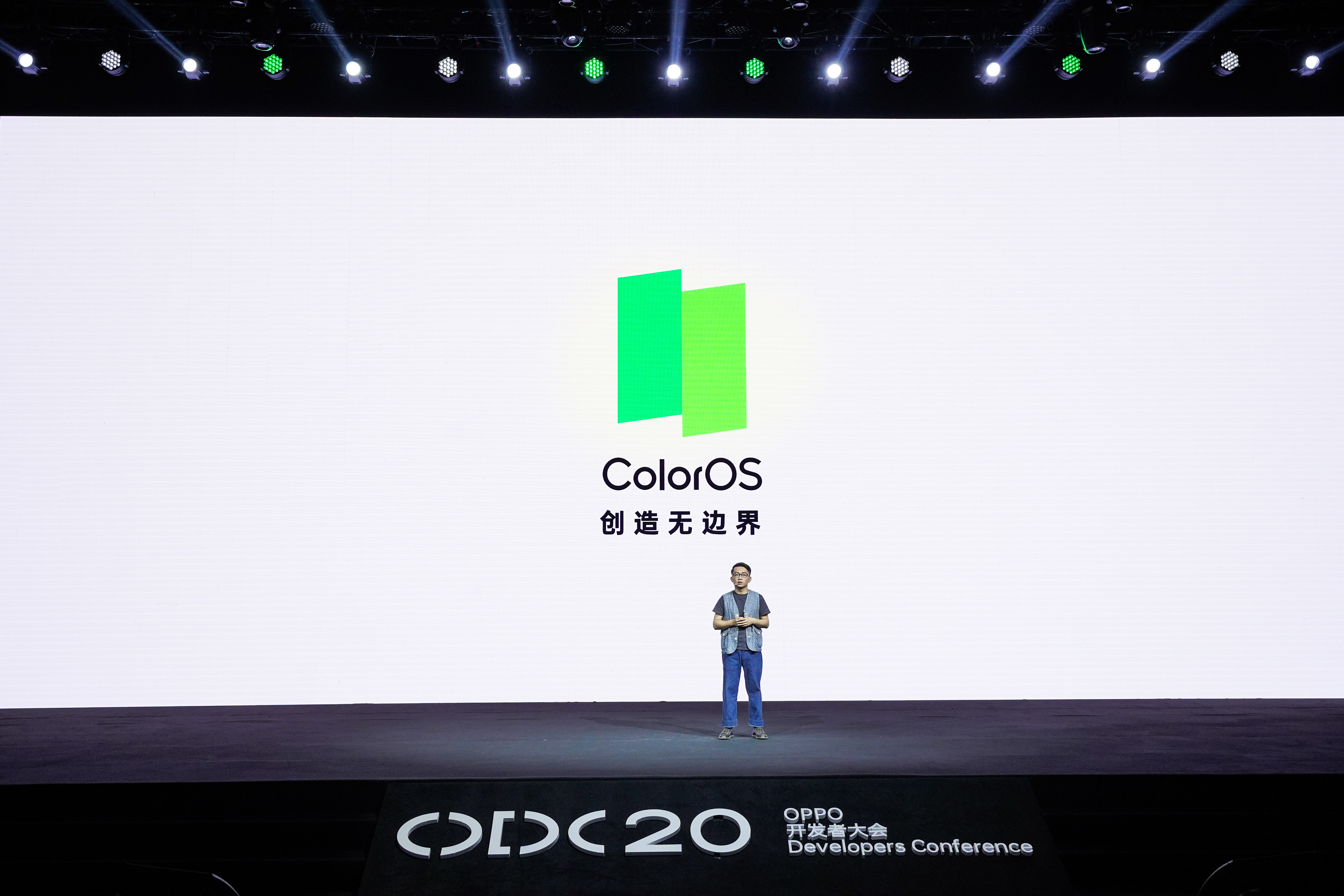 oppo發佈了強調個性化的新系統coloros 11,暗色模式也可自由調節