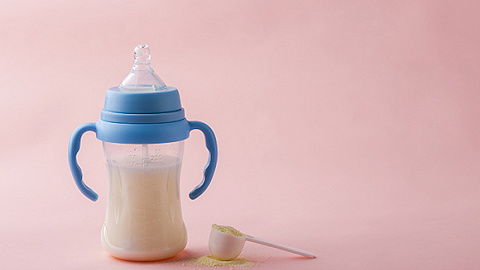 高端婴幼儿奶粉卖到下沉市场，中外品牌必有一战