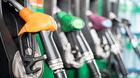成品油价迎年内最大涨幅，加满一箱油多花13.5元