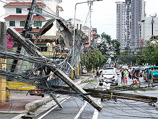 【图集】超138万人受灾，375人死亡：直击台风“雷伊”下的菲律宾