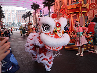 悍娇虎C位出道，环球度假区带来首个“环球中国年”