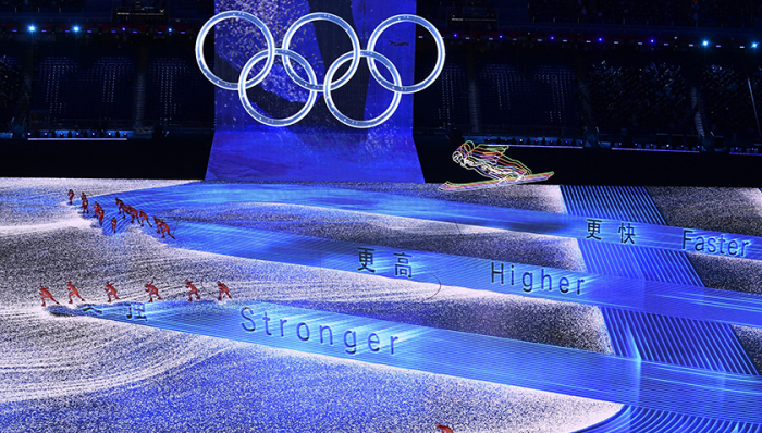 北京冬奥会开幕式采用二十四节气倒计时，各代表团雪花组成主火炬台