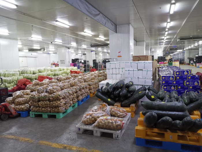 为了保障市场供应,蔬菜集团旗下批发市场还积极调运广西,云南,福建