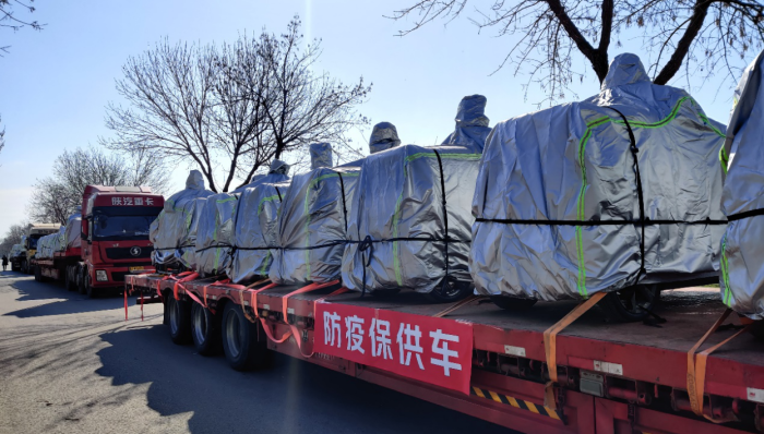 “铁憨憨”来了！无人配送车加入上海抗疫 ，最多可装150公斤物资 | 上海战疫