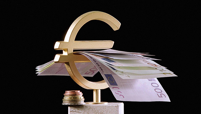 欧洲央行维持三大关键利率不变，预计三季度结束购债| 界面新闻