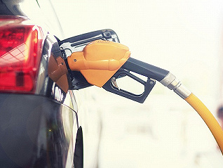 成品油價迎下半年最大降幅，92號汽油重返“7元時代”