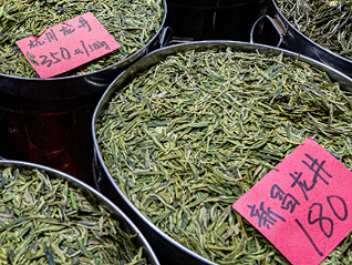 茶叶价格波动剧烈，八马茶业能否通过“囤货”吃到红利？