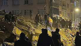 强震致叙利亚与土耳其千余人伤亡，中东持续暴风雪增加搜救难度