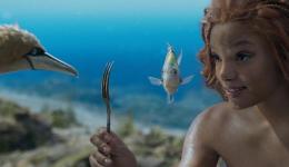 《小美人鱼》：多元化卡司的激进表象下，是对真正革新的畏手畏脚