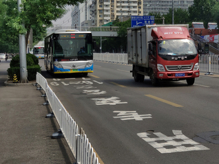 【深度】公交专用道，该不该变共享？