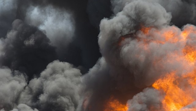 天津新天地大厦外墙起火已扑灭，无人员伤亡