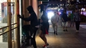 费城爆发大规模骚乱，苹果门店惨遭“零元购”，马斯克：美国正全面上演《小丑》
