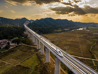 今日两条铁路开通，南昌成为3条时速350公里高铁交汇枢纽