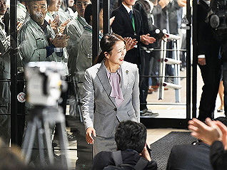 日本女性正回归职场，但仍面临诸多挑战