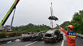 广东梅大高速事故路段建成不到十年，运营方“大潮高速”涉多起合同纠纷案