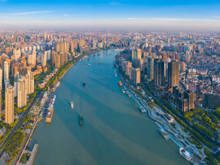 楼市“金三银四”收官，上海凭借高端购买力激活市场