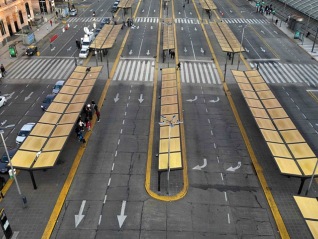 全国交通瘫痪，阿根廷总统迎来半年内第二次总罢工