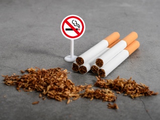 二手烟雾被确定为A类致癌物，最新调查显示上海逾九成市民对“游烟”表示反感