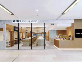 網(wǎng)紅烘焙工作室ABC Cooking Studio大陸門店一夜之間全關(guān)