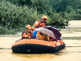 直通部委 | 8月份自然灾害致107人死亡失踪 财政部将在巴黎发行欧元主权债券