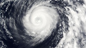 臺風“普拉?！倍蔚顷懮虾７钯t，明天起華東地區(qū)有強風雨