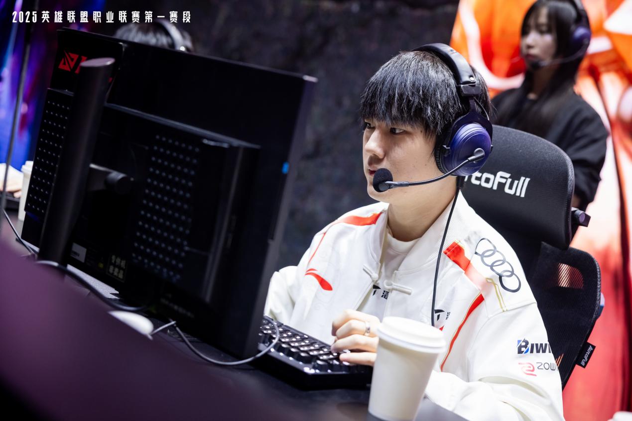 1737528229265694.jpg 1737528229265694.jpg