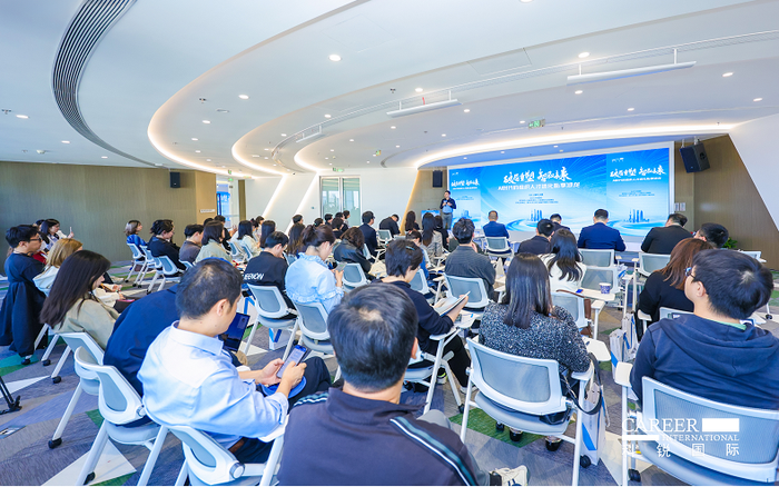 https://img1.jiemian.com/101/original/20250429/import_1745894702584120170010_a700xH.png