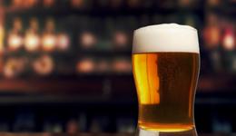 Z世代不愛(ài)豪飲愛(ài)微醺，存量博弈下啤酒巨頭如何“大象轉(zhuǎn)身”？