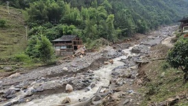 地方新闻精选 | 广西山洪泥石流救出3人已无生命体征 呼和浩特一连锁药房29个门店被处理