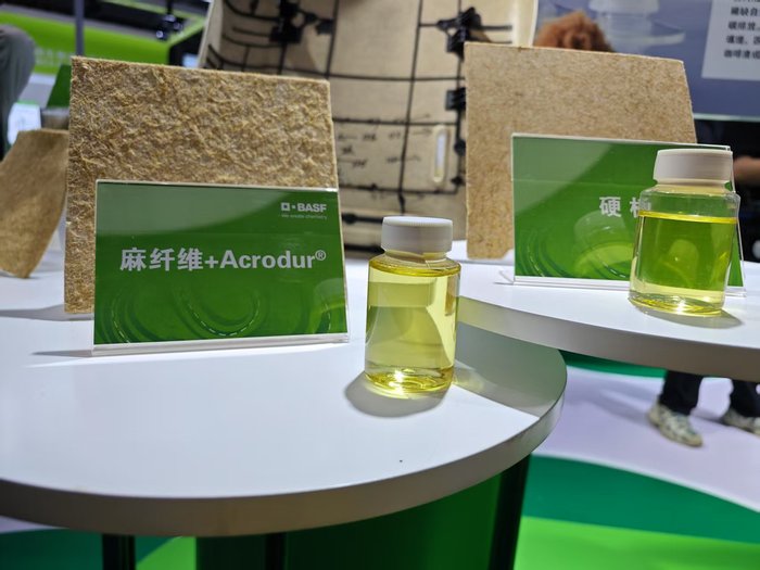 10万吨级绿甲醇项目、全球最大固态储氢车,上海碳博会的碳含量还在增加