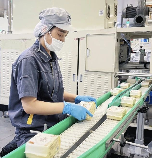 “东方甄选卫生巾”来了，下周正式开卖|界面新闻