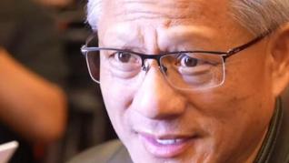 黄仁勋在京高温穿皮衣，“我只有一套西装”，上周穿了还没来得及干洗，称特朗普祝他在华旅途愉快