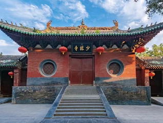 嵩山少林景区将全面实行线上预约购票，暂停全价票