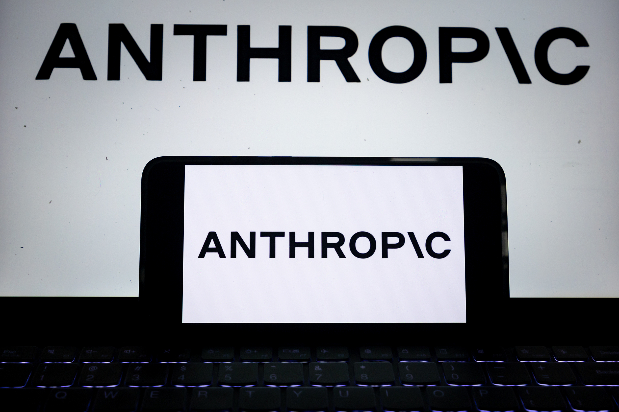OpenAI劲敌Anthropic融资130亿美元，成全球估值第四独角兽
