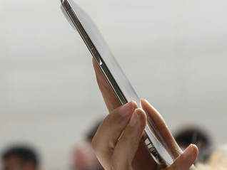苹果最薄手机iPhone Air取消实体卡槽，国行版仅中国联通支持eSIM服务