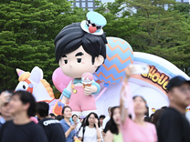 周杰伦济南演唱会一票难求，有商家出租“写字楼观景窗”，报价最高1000元