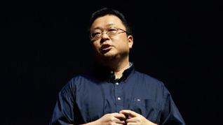 锤子科技被列为老赖，涉与郑刚公司借款纠纷，罗永浩称将该笔债务放最后还
