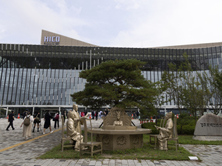 韩国面向中国团客免签今起试行，我使馆发布安全提示