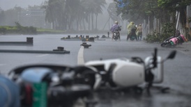 台风“麦德姆”携14级大风登陆广东徐闻，多地发生海水倒灌
