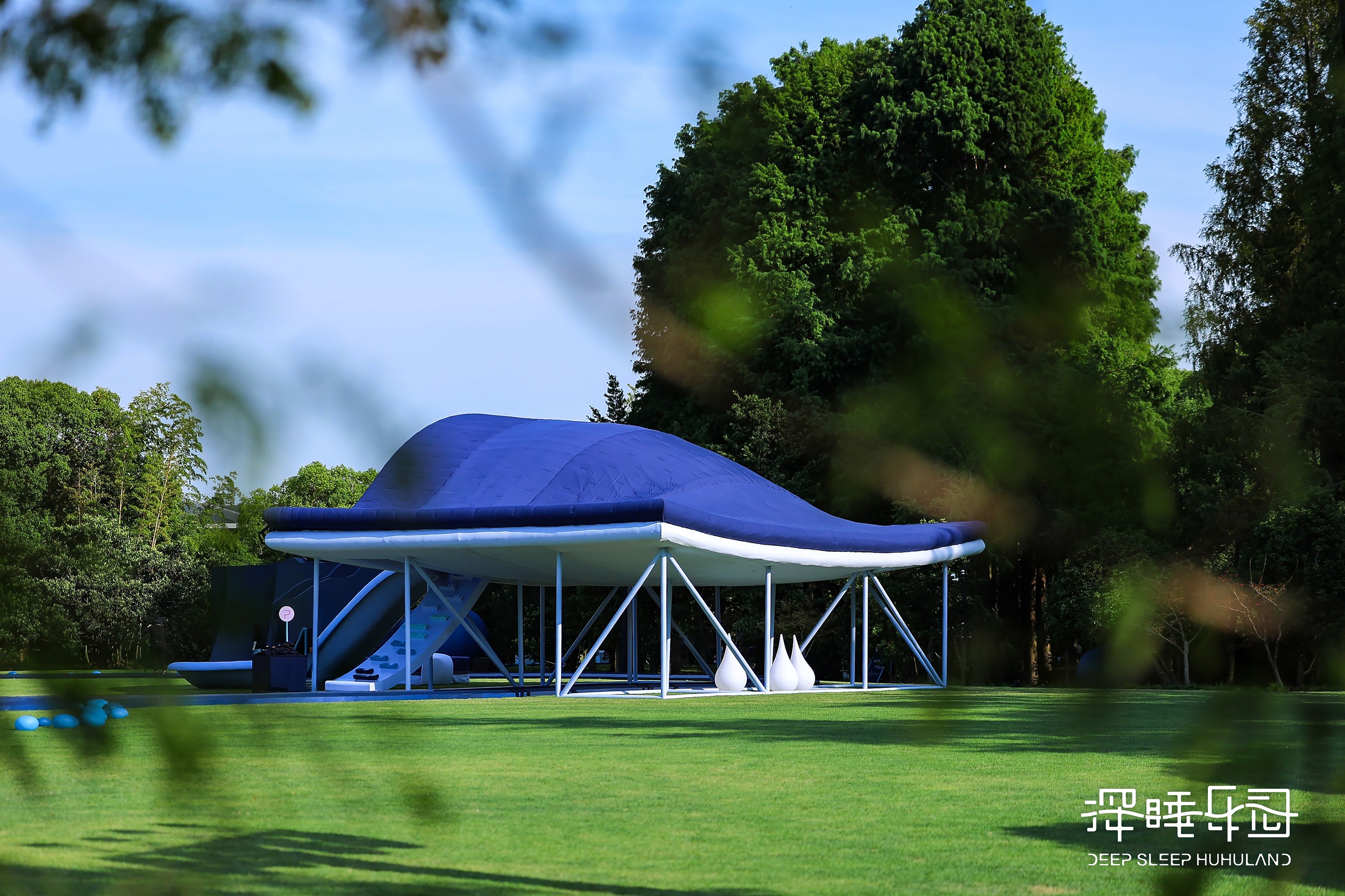 一年卖出 300 多万个枕头,亚朵跨行做对了什么|界面新闻