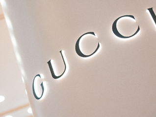 Gucci 美妆的授权经营方对其及开云集团提起诉讼，涉及美妆与香水业务