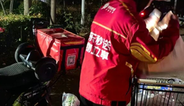 骑手抢单来不及吃饭，即时零售的火真烧起来了？