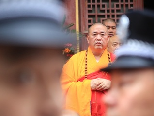 释永信被批捕，涉嫌职务侵占罪、挪用资金罪、非国家工作人员受贿罪