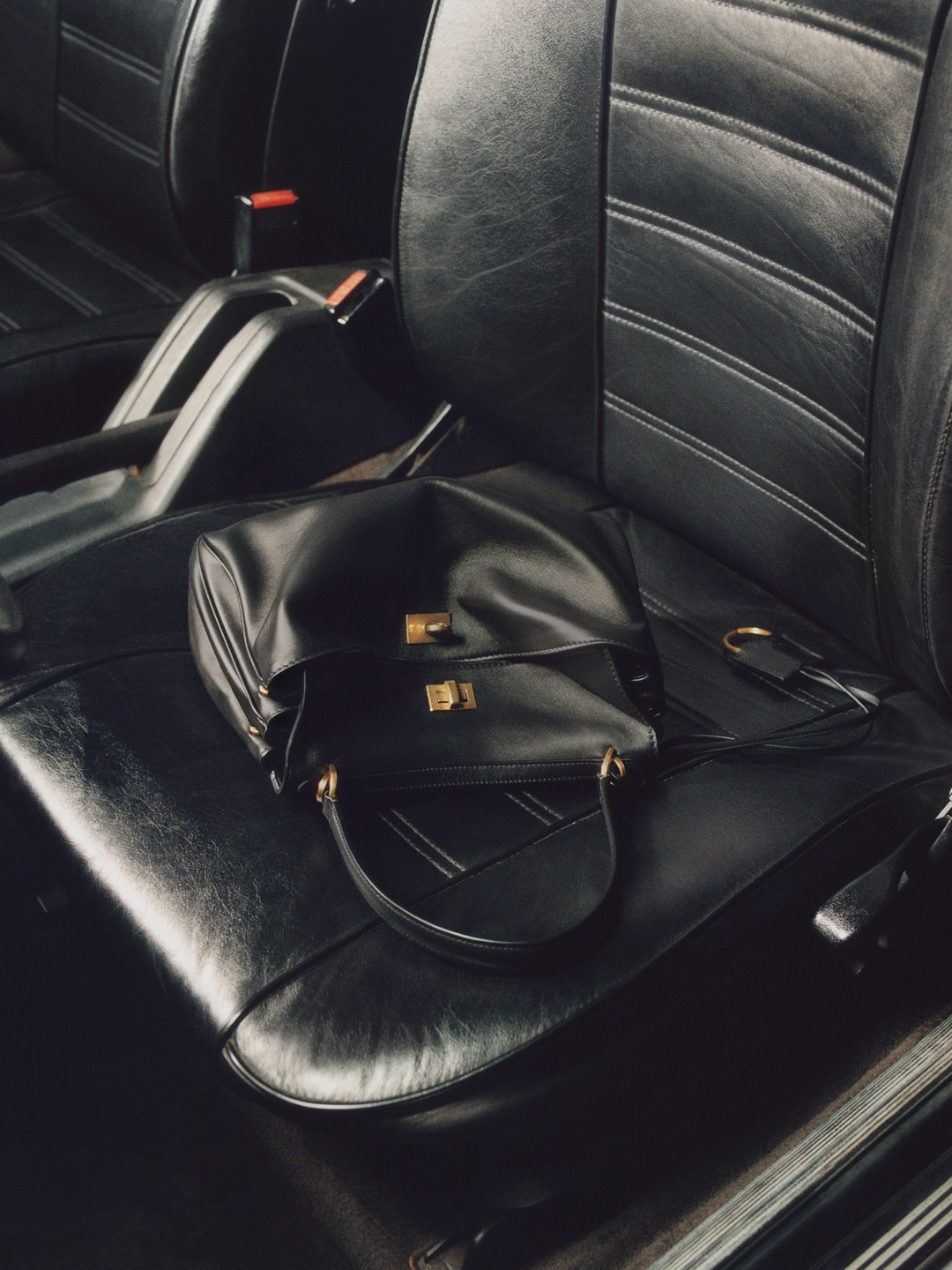 巴黎世家发布新创意总监首支广告,GARCON BY GARCON首开线下店|是日美好事物