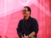 俞敏洪再发全员信回应争议并道歉，称“用员工血汗钱旅游”说法不妥