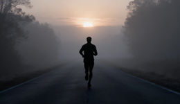 昂跑打上门，耐克得抓紧时间做户外了