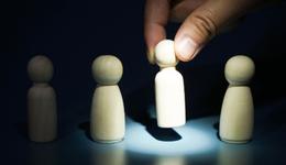 地方新闻精选 | 北京多家事业单位报考年龄放宽至38岁 沈阳一动物园员工用弹弓驱赶老虎