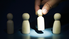 地方新闻精选 | 北京多家事业单位报考年龄放宽至38岁 沈阳一动物园员工用弹弓驱赶老虎